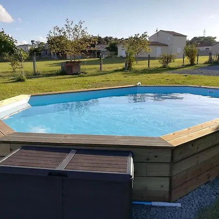 Casa vacanze Tres Agreable Maison 6 P, 3 Minutes Des Plages, Piscine, Jardin Arbore Et Clos